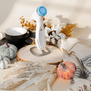 New NuSkin LumiSpa- White and Blue